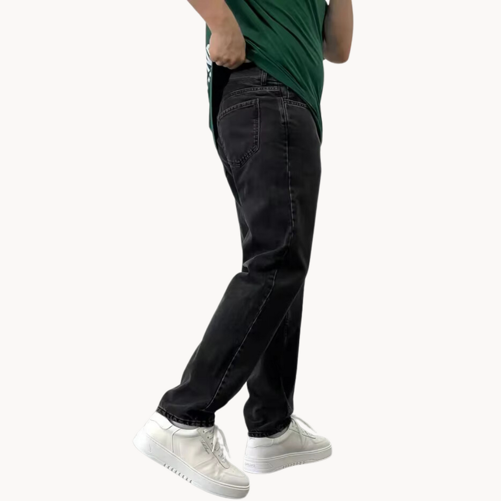 Otis Straight Cut Jeans