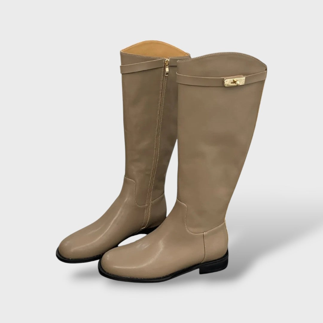 Botas Altas Retro con Cinturón – Tacón Grueso y Efecto Estilizador