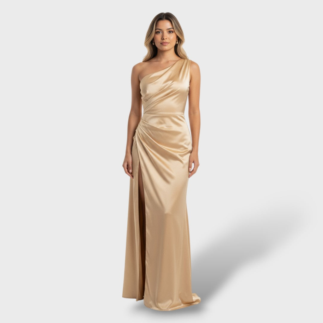 Vestido elegante de satén con abertura lateral